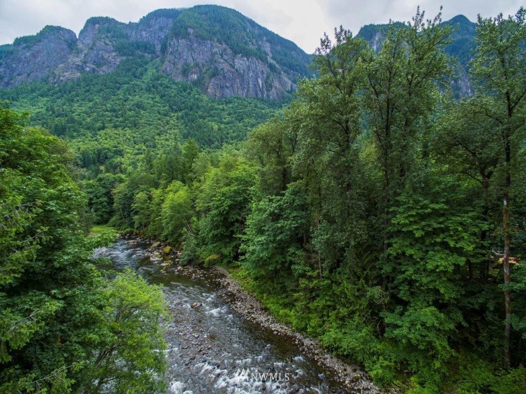 Mountain-Saka★ 43933 SE 78th St, Snoqualmie, WA 98065 | Redfin