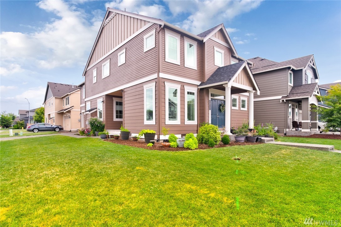 1217 29th St NW, Puyallup, WA 98371 | MLS# 1628289 | Redfin