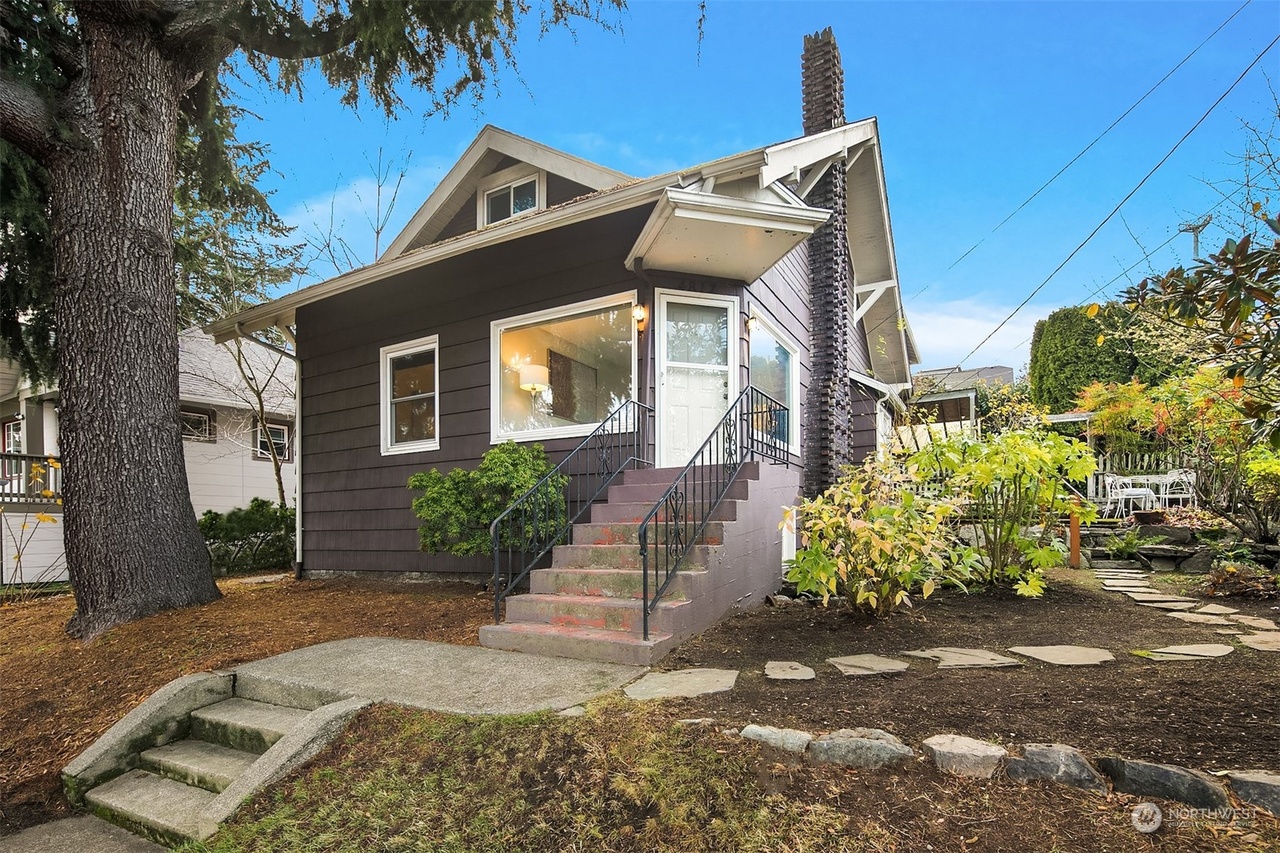 4817 Whitman Ave N, Seattle, WA 98103 | MLS# 2020431 | Redfin