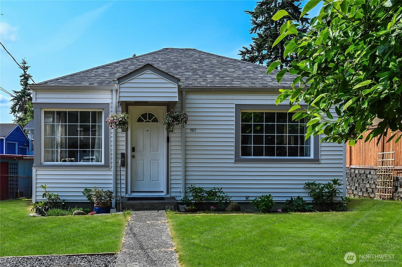 1907 N 137th St, Seattle, WA 98133 | For Sale ($640,000