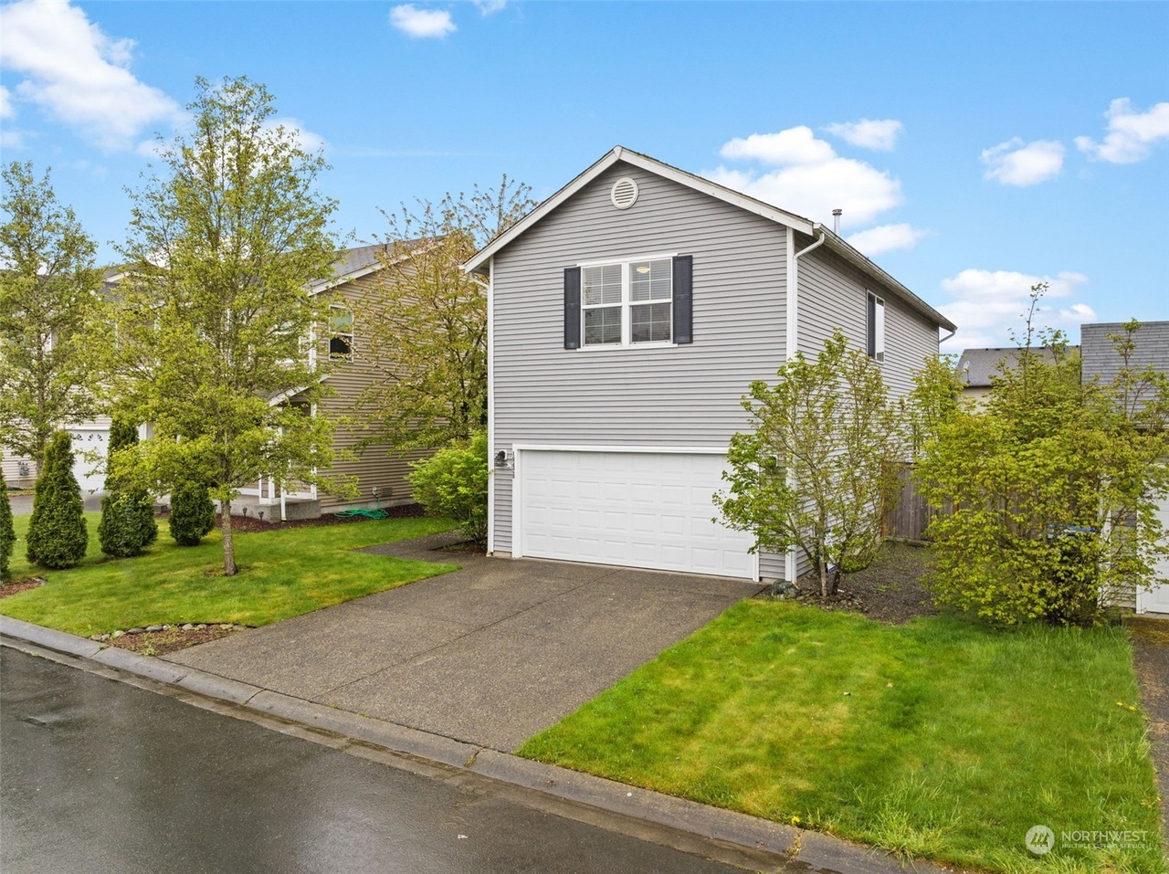 THE NEWHOUSE
青 ワイドレッグ デニムパンツ 18428 95th Avenue Ct E, Puyallup, WA 98375 | Redfin