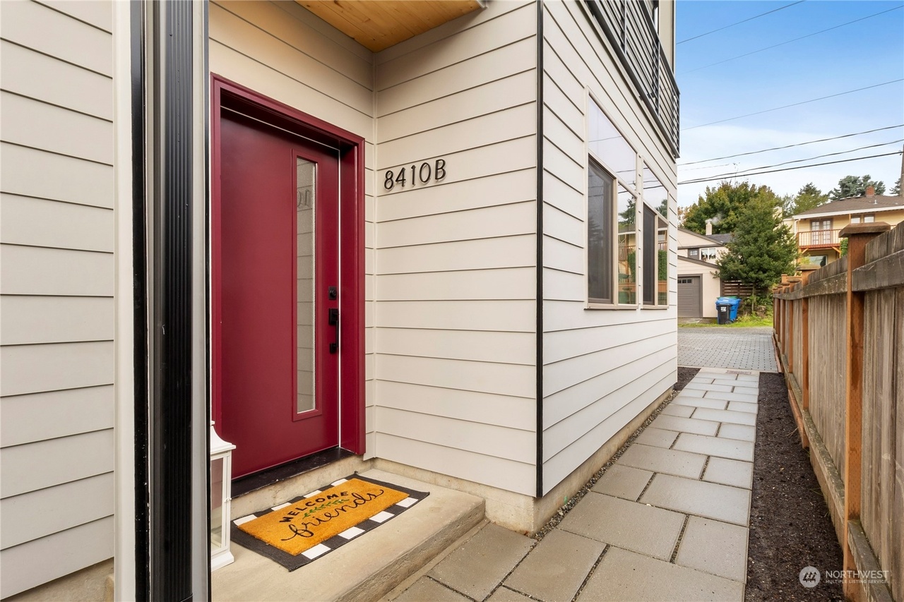 8410 17th Ave SW Unit B, Seattle, WA 98106 | MLS# 2175523 | Redfin