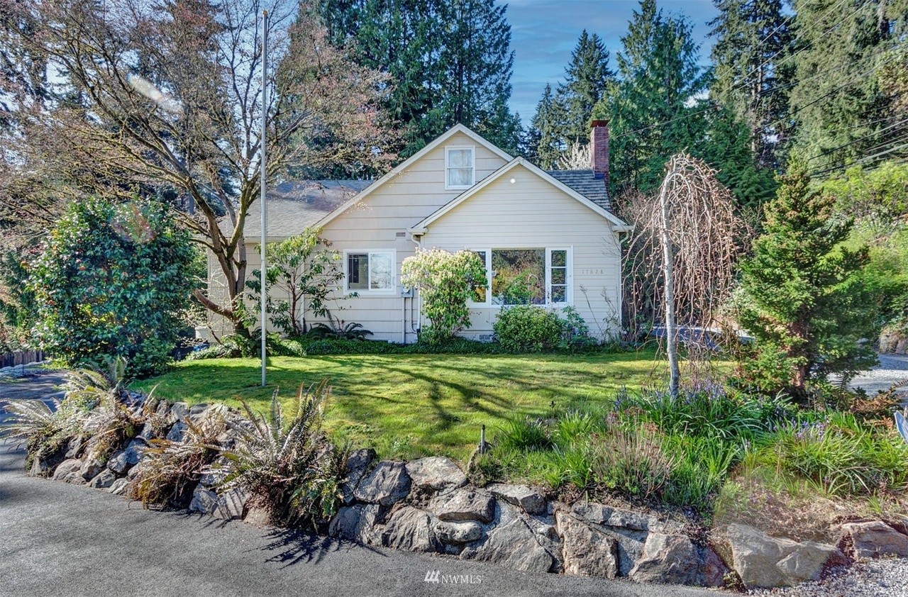 17628 25th Ave NE, Lake Forest Park, WA 98155 | MLS# 1918539 | Redfin