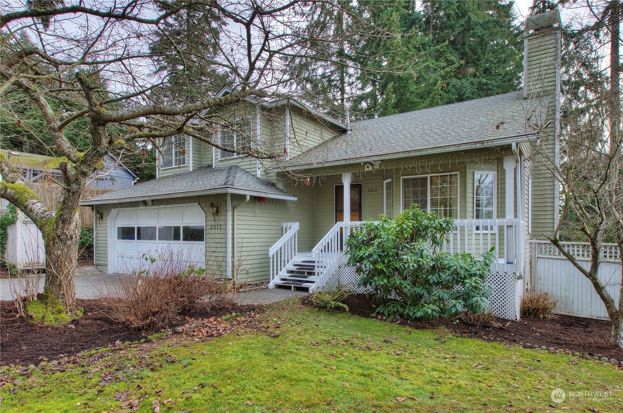 2217 NE 135th St, Seattle, WA 98125 | MLS# 2031568 | Redfin