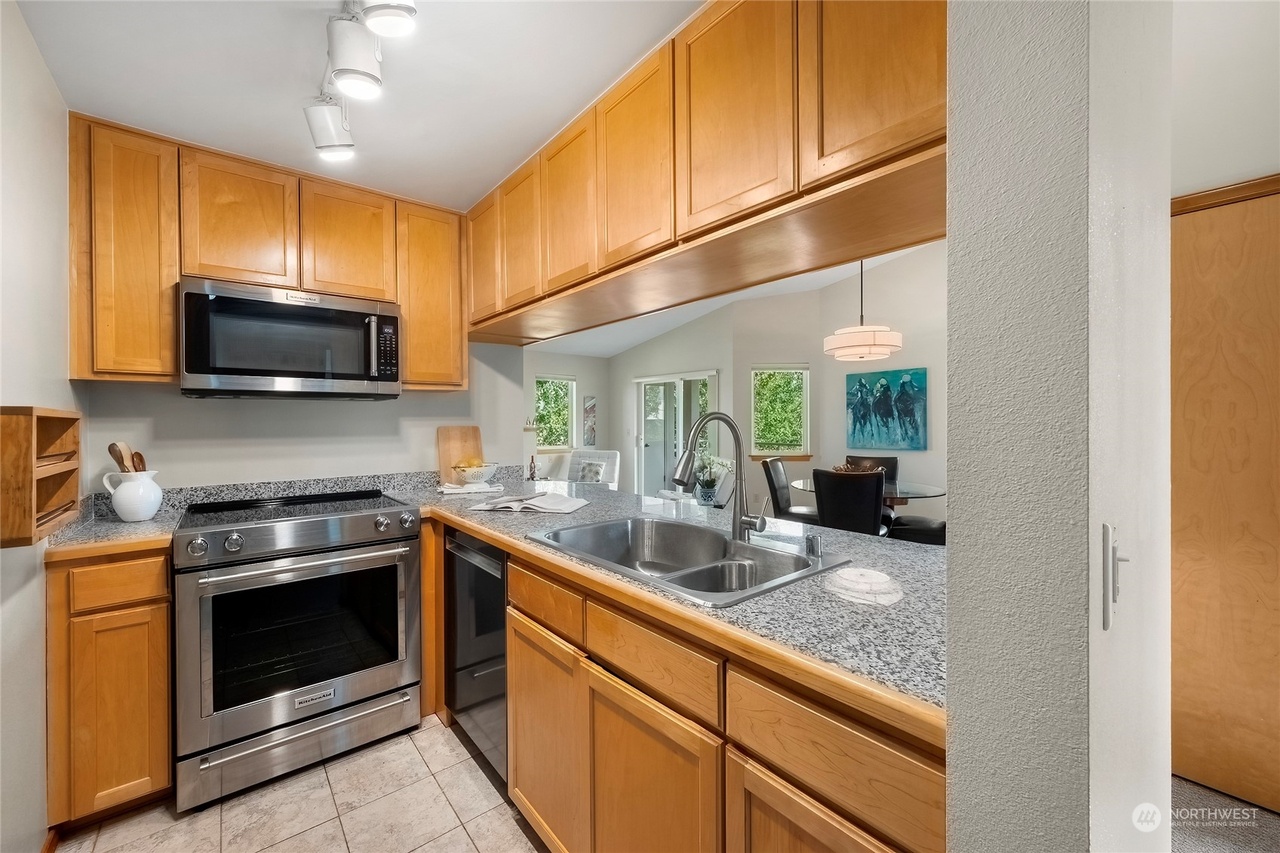 1707 NW 59th St #302, Seattle, WA 98107 | MLS# 2128621 | Redfin