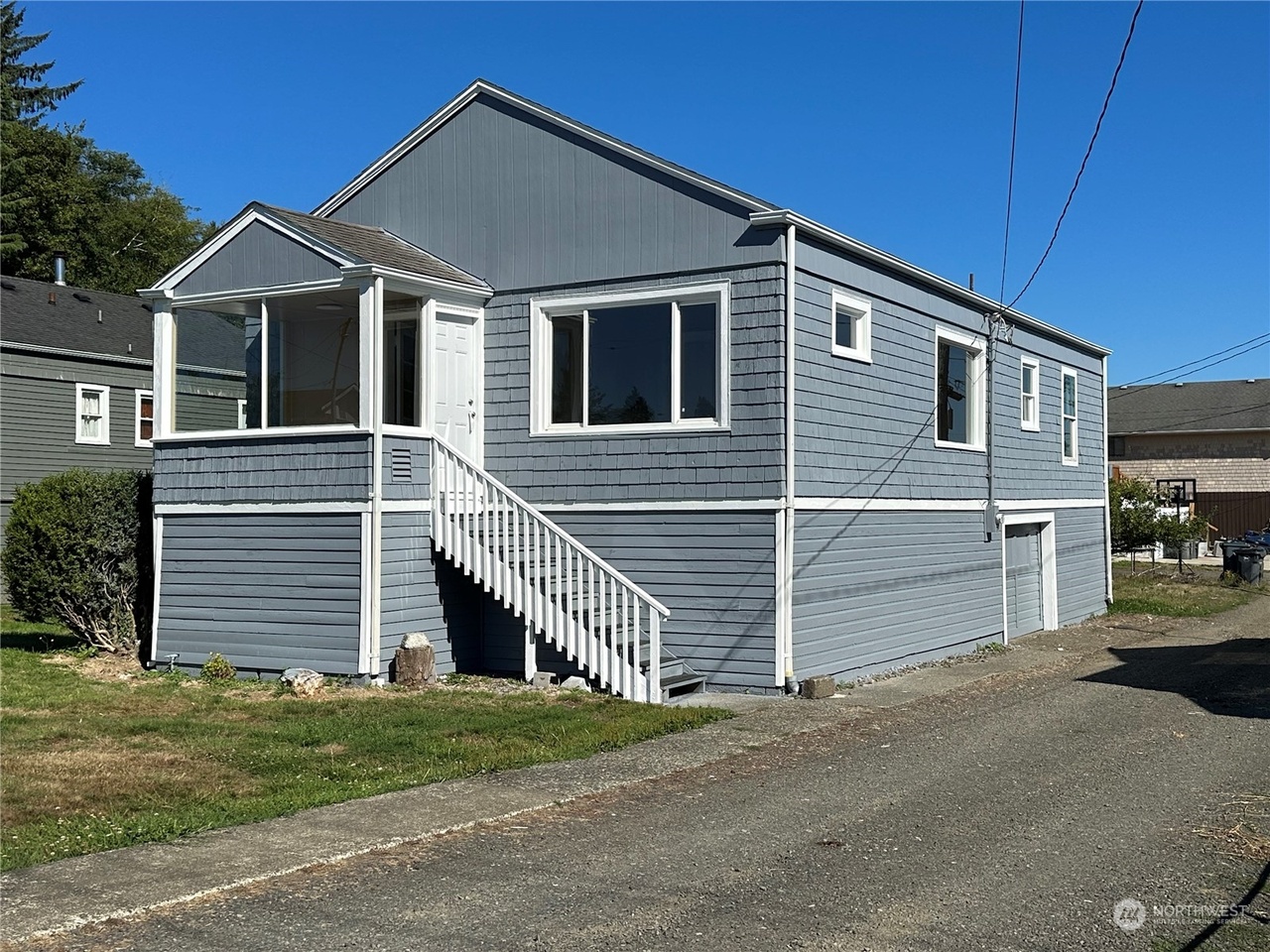 907 Washington Ave, Hoquiam, WA 98550 | MLS# 2153651 | Redfin