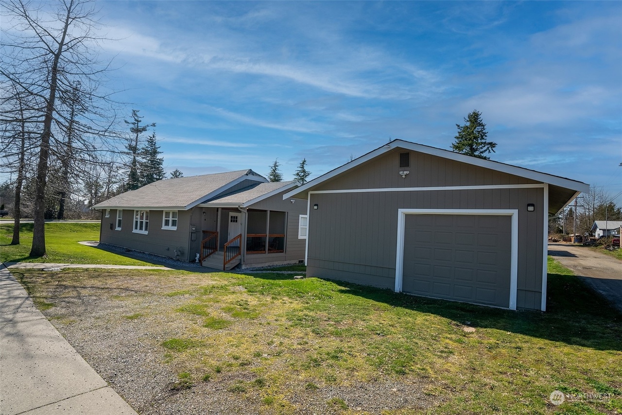1685 H Street Blaine Wa 98230 United States 586 H St, Blaine, WA 98230 | MLS# 2047727 | Redfin