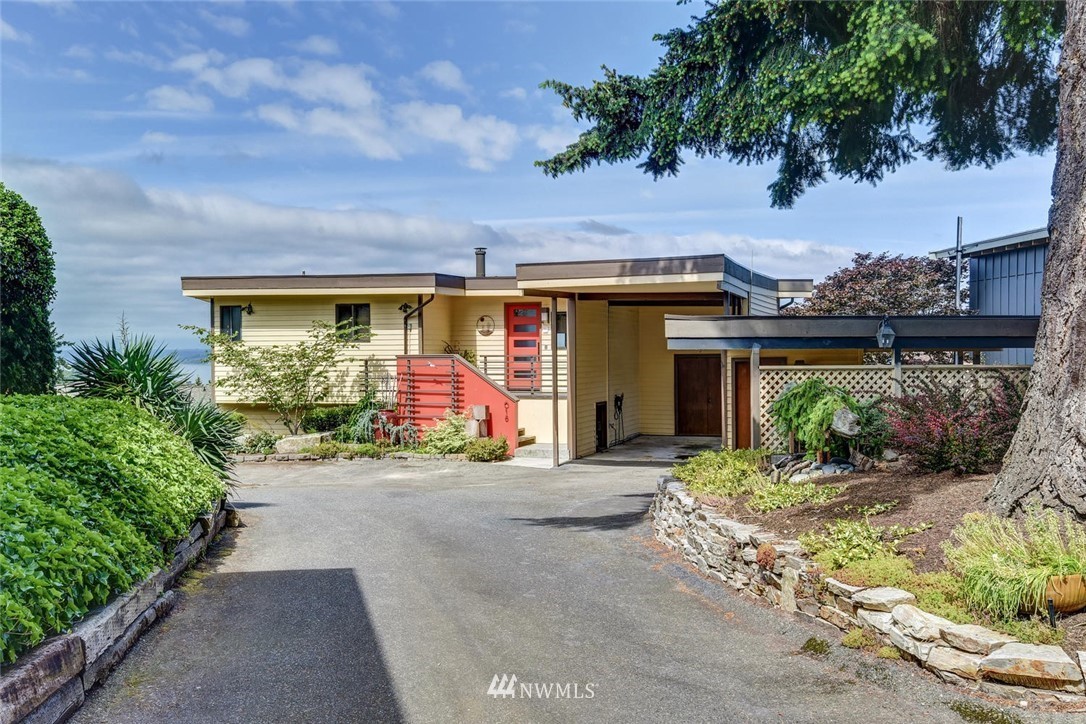 618 9th Ave S
