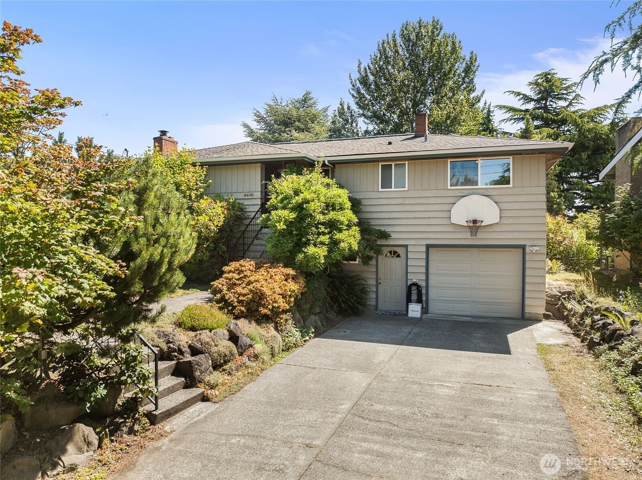 8438 7th Ave SW, Seattle, WA 98106 | Redfin