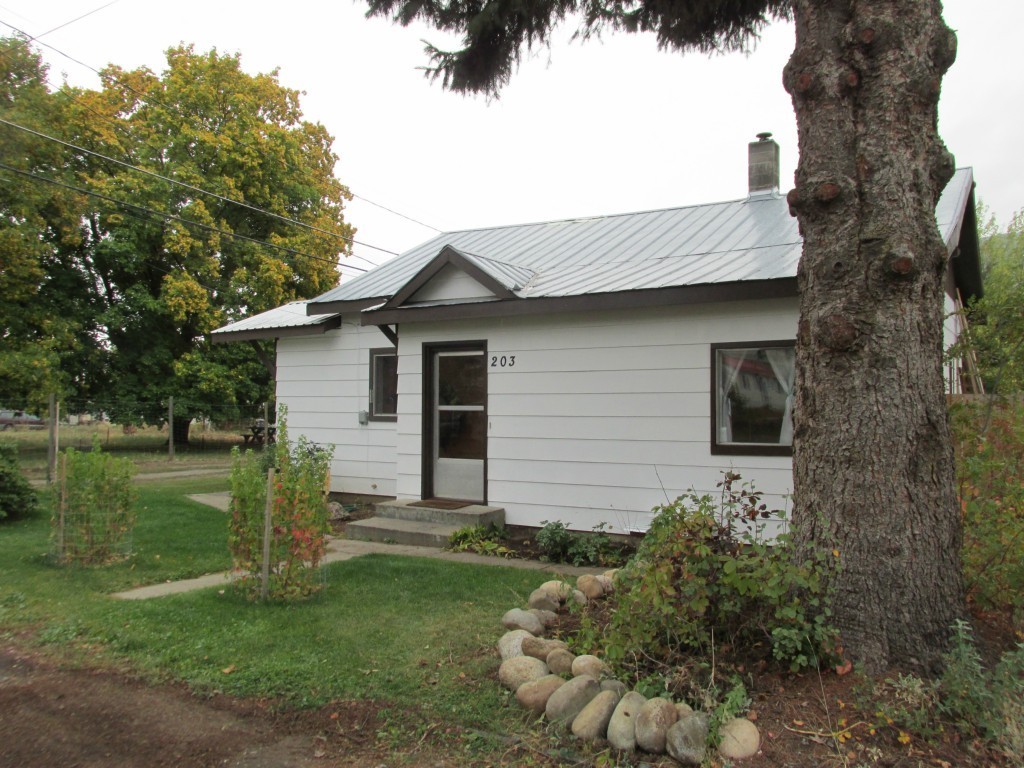 203 4th Ave E, Twisp, WA 98856 MLS 699970 Redfin