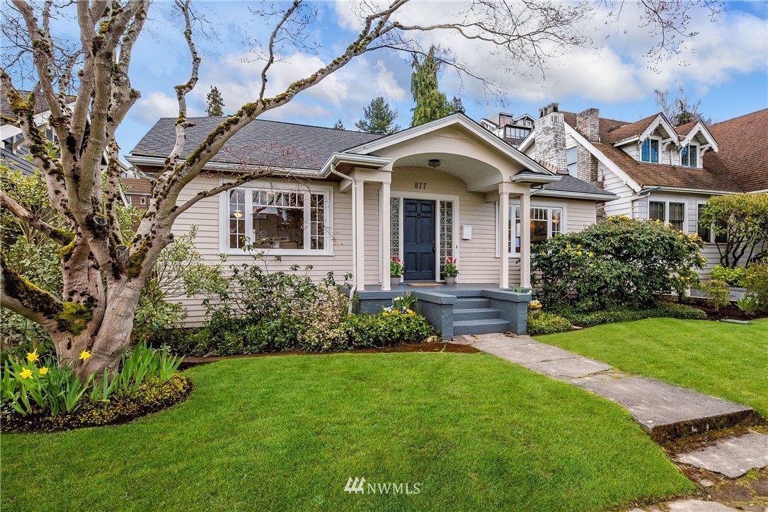 877 E Gwinn Pl, Seattle, WA 98102