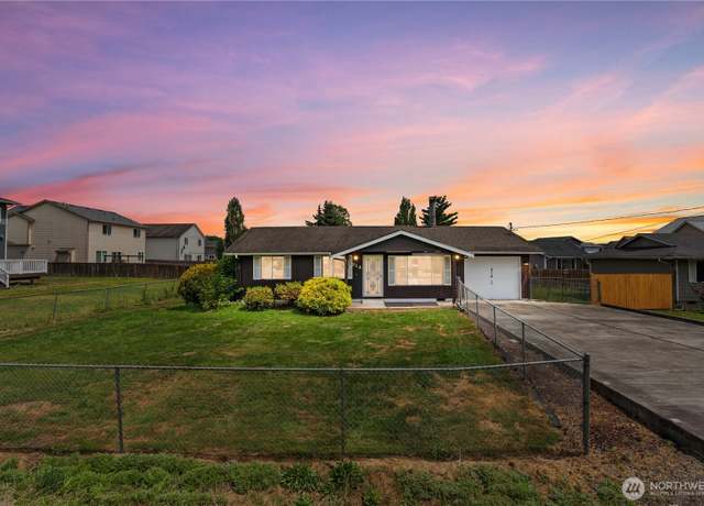 Property at 214 Tacoma Blvd N, Pacific, WA 98047, 3 beds, 1 bath