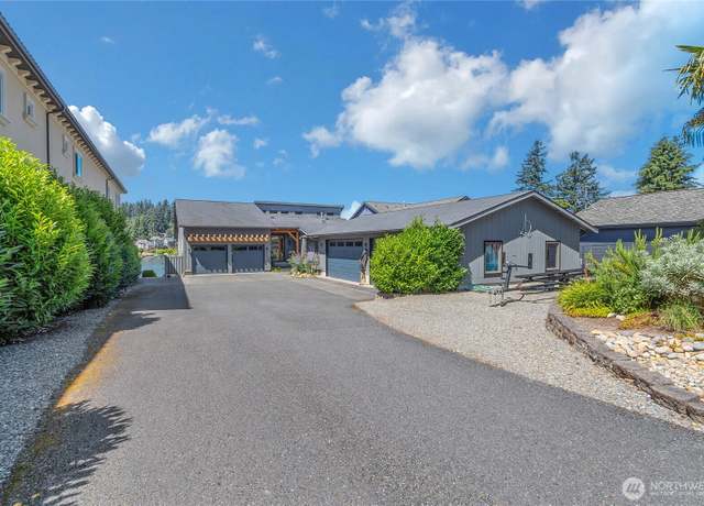 Property at 7210 E Vandermark, Bonney Lake, WA 98391, 4 beds, 3.5 baths