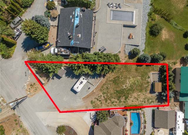 Property at 327 Lakeshore Dr, Manson, WA 98831