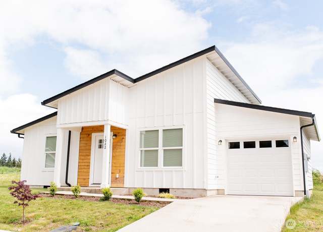 Property at 1022 Peach Rd, Winlock, WA 98596, 2 beds, 1 bath