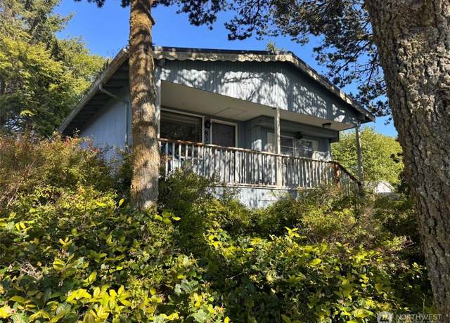 Property at 830 Magellan Ave NE, Ocean Shores, WA 98569, 3 beds, 1.5 baths