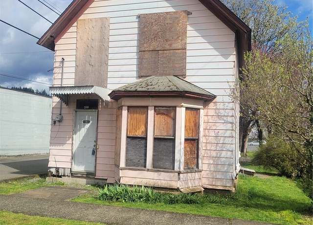 Property at 218 S 2nd St, Shelton, WA 98584, 3 beds, 2 baths