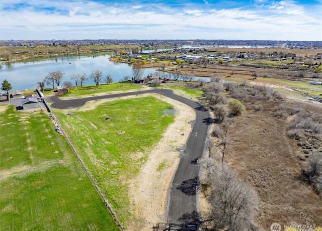 Property at 7 Valley Rd NE #7, Moses Lake, WA 98837