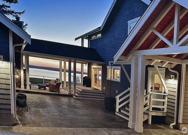 Property at 4640 Rhodie Ln, Freeland, WA 98249, 2 beds, 2.5 baths