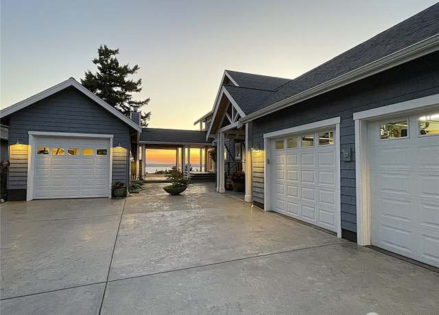 Property at 4640 Rhodie Ln, Freeland, WA 98249, 2 beds, 2.5 baths