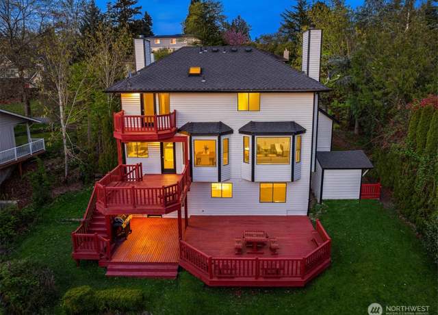 Property at 2805 Cedar Ave S, Renton, WA 98055, 4 beds, 3.5 baths