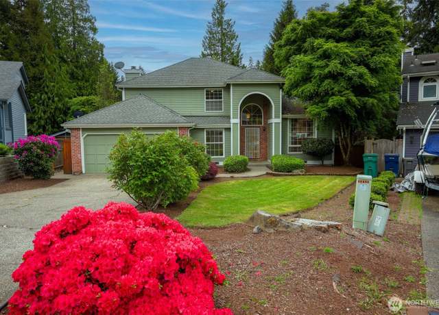 Property at 11857 SE 321st Pl, Auburn, WA 98092, 4 beds, 2.5 baths