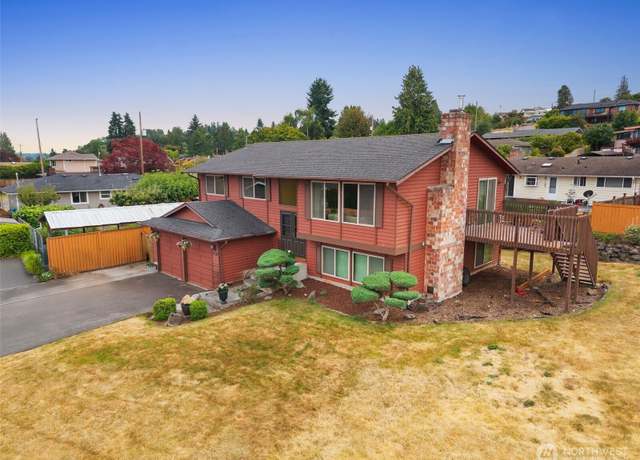 Property at 7637 S Mission Dr, Seattle, WA 98178, 4 beds, 2.5 baths