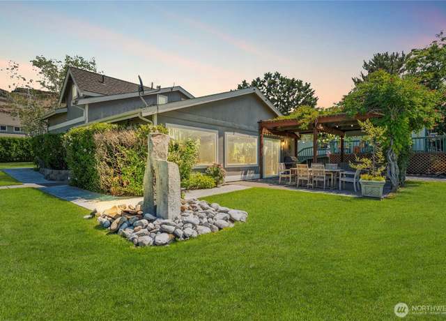 Property at 25203 Community St SW, Quincy, WA 98848, 3 beds, 2 baths