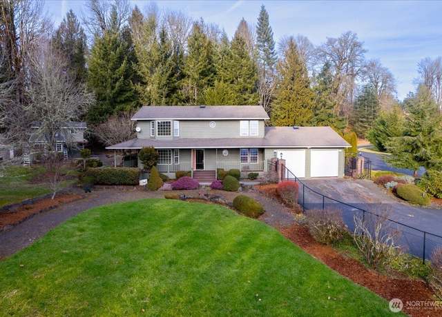 Property at 305 Bunker Hill Pl, Longview, WA 98632, 4 beds, 3 baths