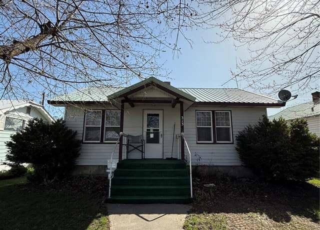 Property at 313 S Birch St, Omak, WA 98841, 2 beds, 1 bath