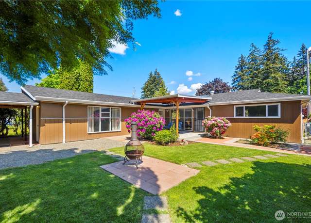 Property at 8422 E E St, Tacoma, WA 98445, 3 beds, 2 baths