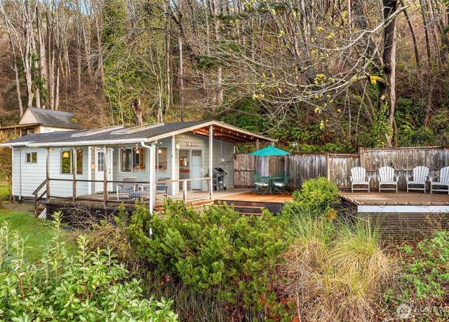Property at 10009 SW Northilla Rd, Vashon, WA 98070, 1 bed, 1 bath