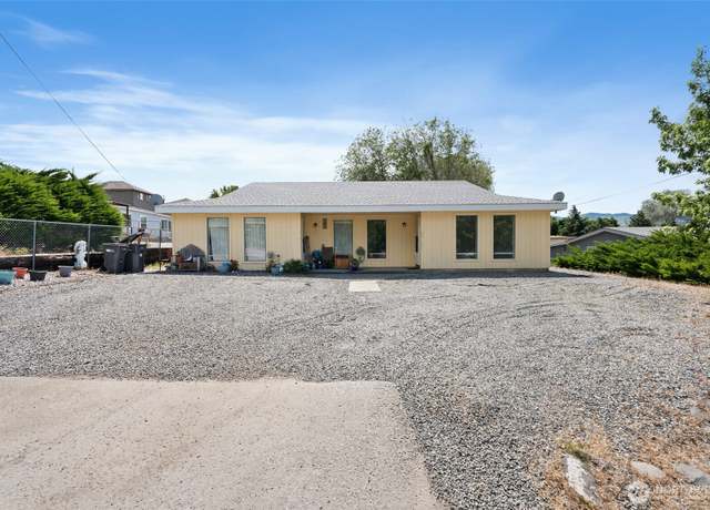 Property at 14 Glendale St NE Unit A-B, East Wenatchee, WA 98802, 4 beds, 2 baths