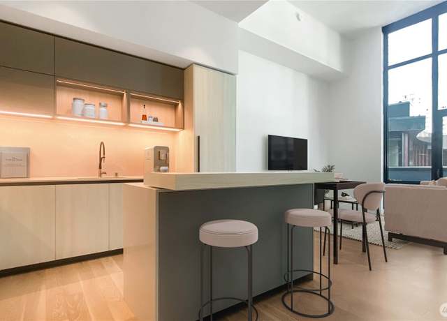Property at 889 Avenue Sq NE #209, Bellevue, WA 98004, 1 bed, 1 bath