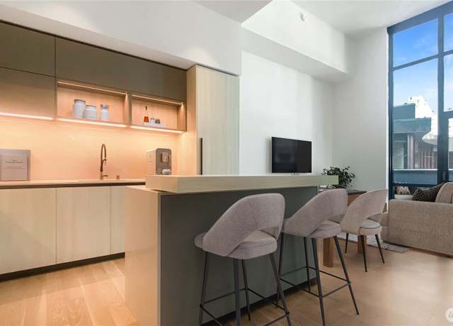 Property at 889 Avenue Sq NE #209, Bellevue, WA 98004, 1 bed, 1 bath