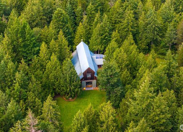 Property at 137 Forest Ln, Lopez Island, WA 98261, 2 beds, 1.5 baths