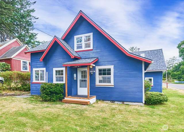 Property at 1015 40th Pl, Seaview, WA 98644, 2 beds, 3 baths