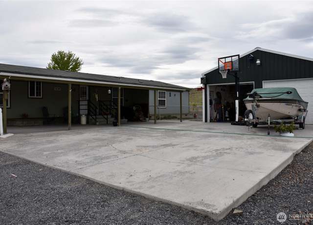 Property at 330 N Juniper St, Soap Lake, WA 98851, 3 beds, 2 baths