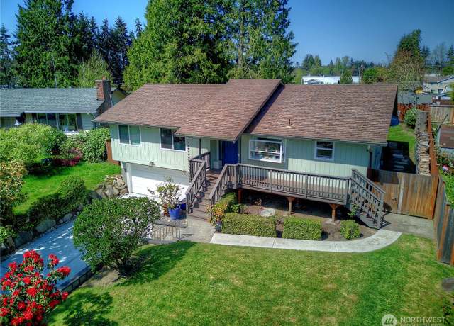 Property at 4913 181st Pl SW, Lynnwood, WA 98037, 4 beds, 3 baths