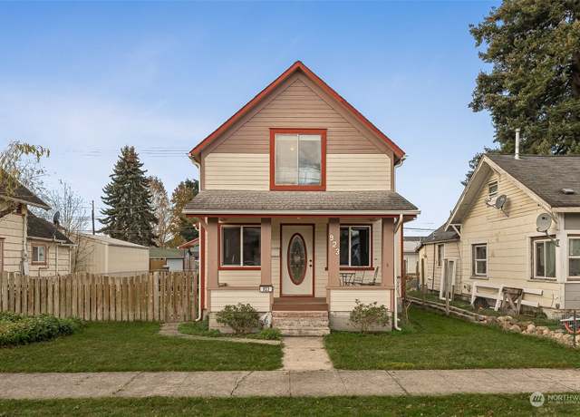 Property at 923 E St, Centralia, WA 98531, 3 beds, 2 baths
