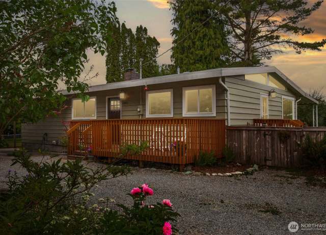 Property at 1302 Park Ave, Snohomish, WA 98290, 5 beds, 2 baths