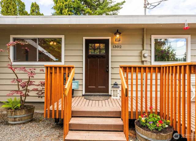 Property at 1302 Park Ave, Snohomish, WA 98290, 5 beds, 2 baths