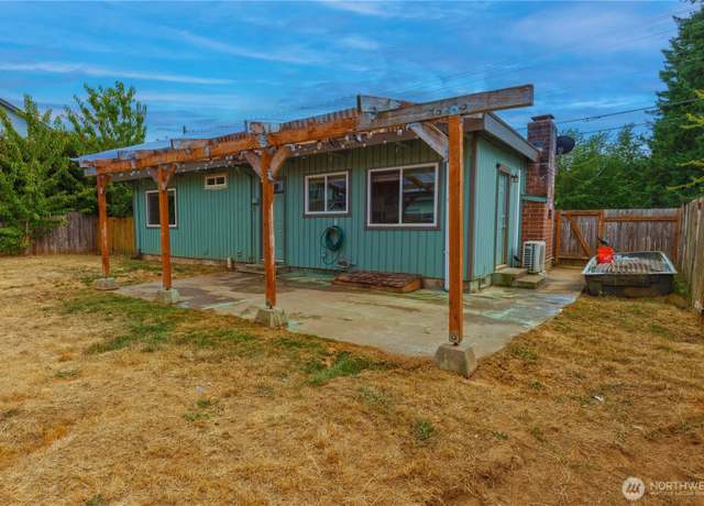 Property at 6103 Grove St, Marysville, WA 98270, 2 beds, 1 bath