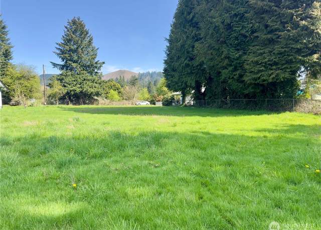 Property at 715 NE Pioneer Ave NE, Castle Rock, WA 98611