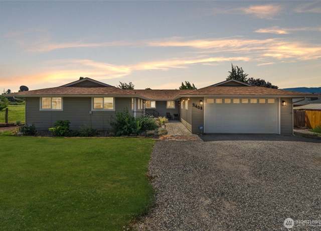 Property at 2408 3rd St NE, East Wenatchee, WA 98802, 3 beds, 3 baths