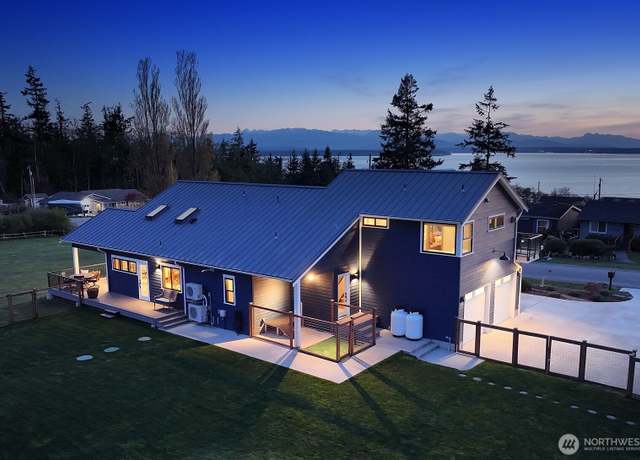 Property at 2015 Pinecrest Ave, Coupeville, WA 98239, 2 beds, 2.5 baths