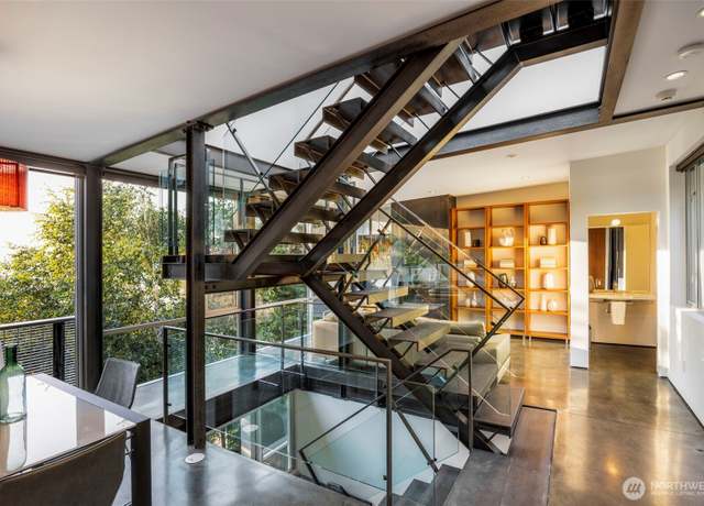 Property at 2121 Bonair Dr SW, Seattle, WA 98116, 2 beds, 2.5 baths
