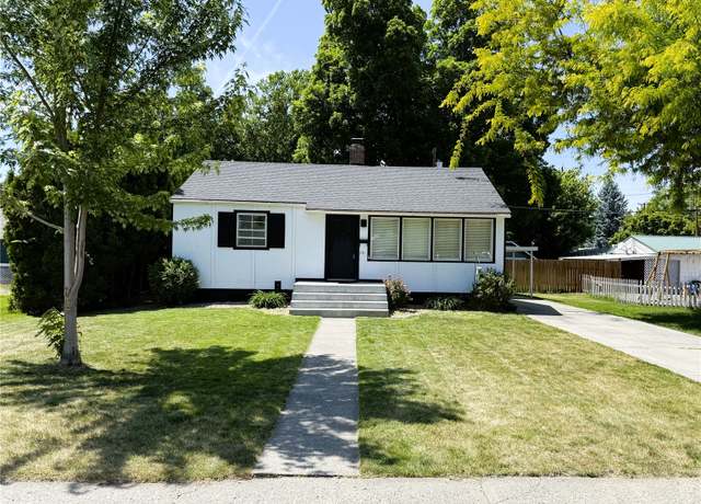 Property at 711 GUERNSEY St, Prosser, WA 99350, 3 beds, 2 baths