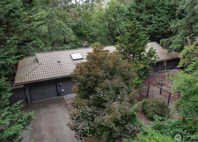 Property at 4106 4th Street Pl SW, Puyallup, WA 98373, 3 beds, 3 baths