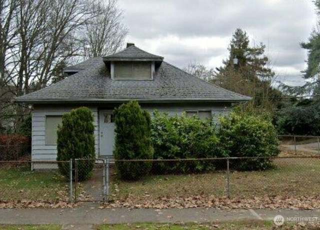 Property at 2724 Walnut Ave SW, Seattle, WA 98116, 2 beds, 1 bath